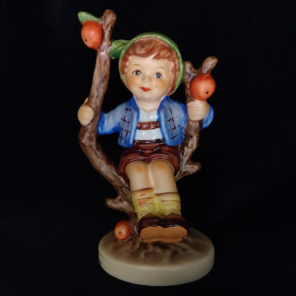 Vintage Goebel Hummel Figurine ""Apple Tree Boy"